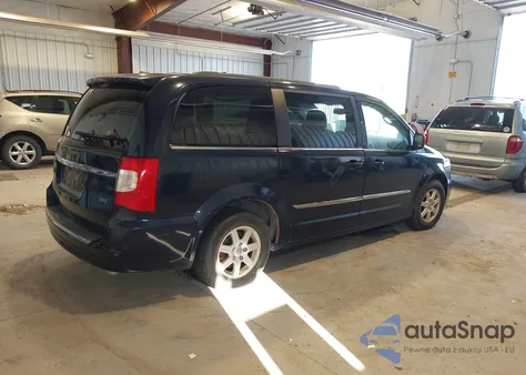 2013 Chrysler Town & Country Touring from USA, damaged, VIN 2C4RC1BG2DR630306